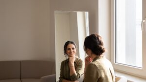 Baha Meier-Arian beim reflektierten Umgang mit Selbstzweifeln